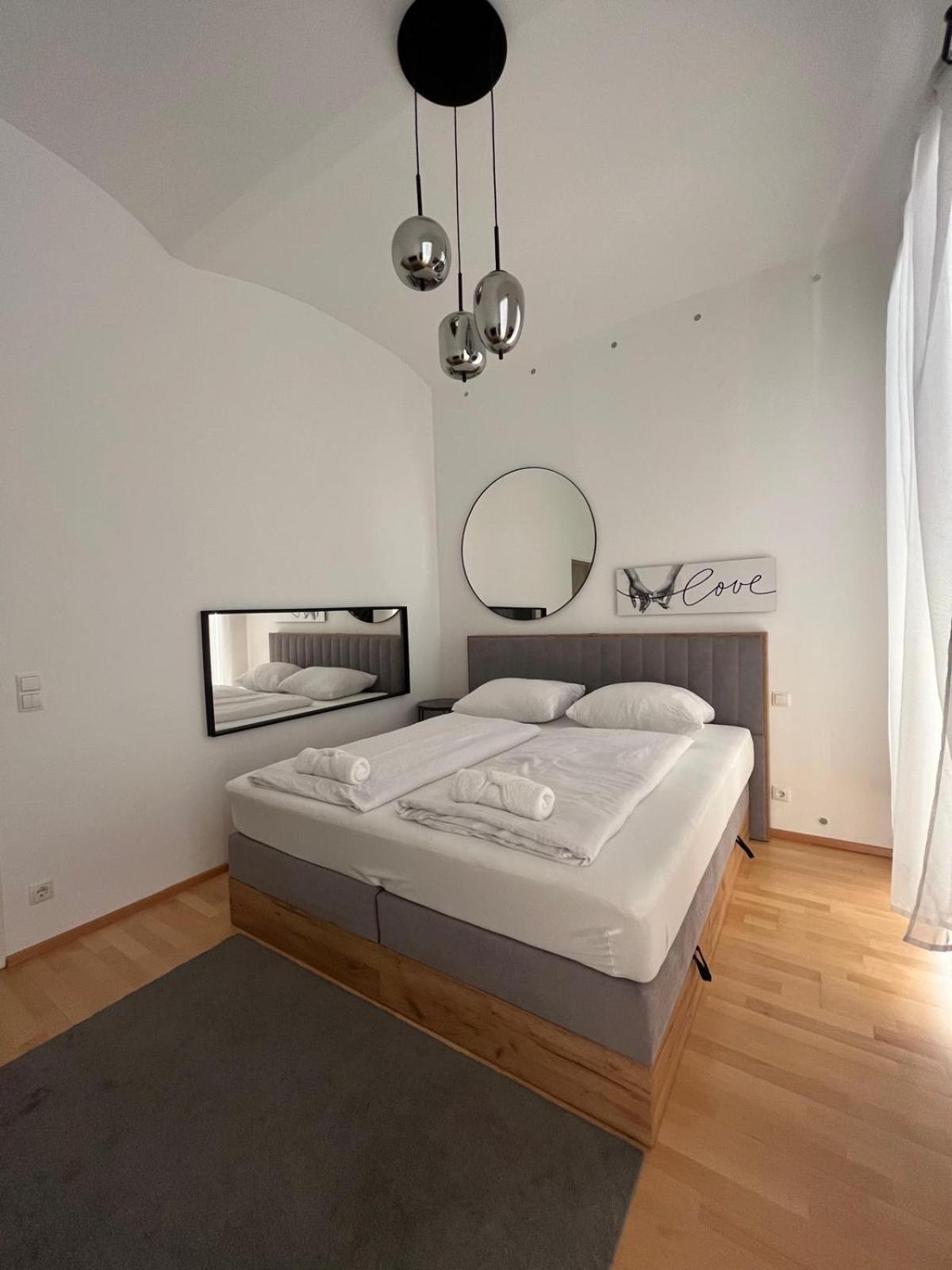 וינה Luxury Cityapartment 5 מראה חיצוני תמונה
